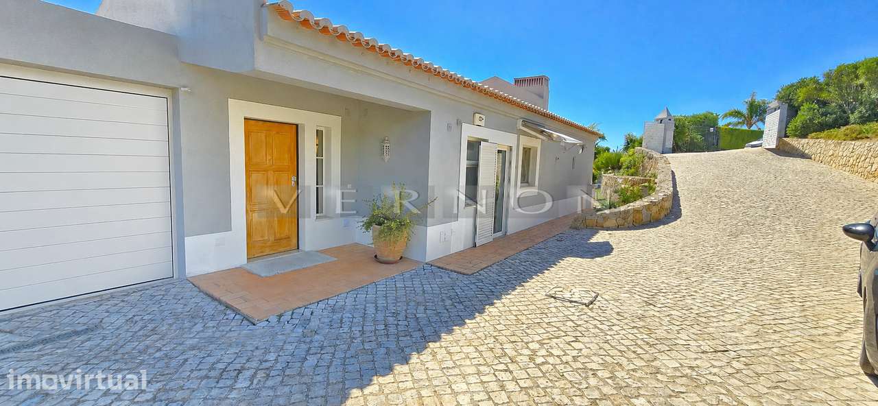 Moradia de Luxo T3 com Piscina Aquecida e Acesso Direto ao Golfe | Gra - Grande imagem: 4/60