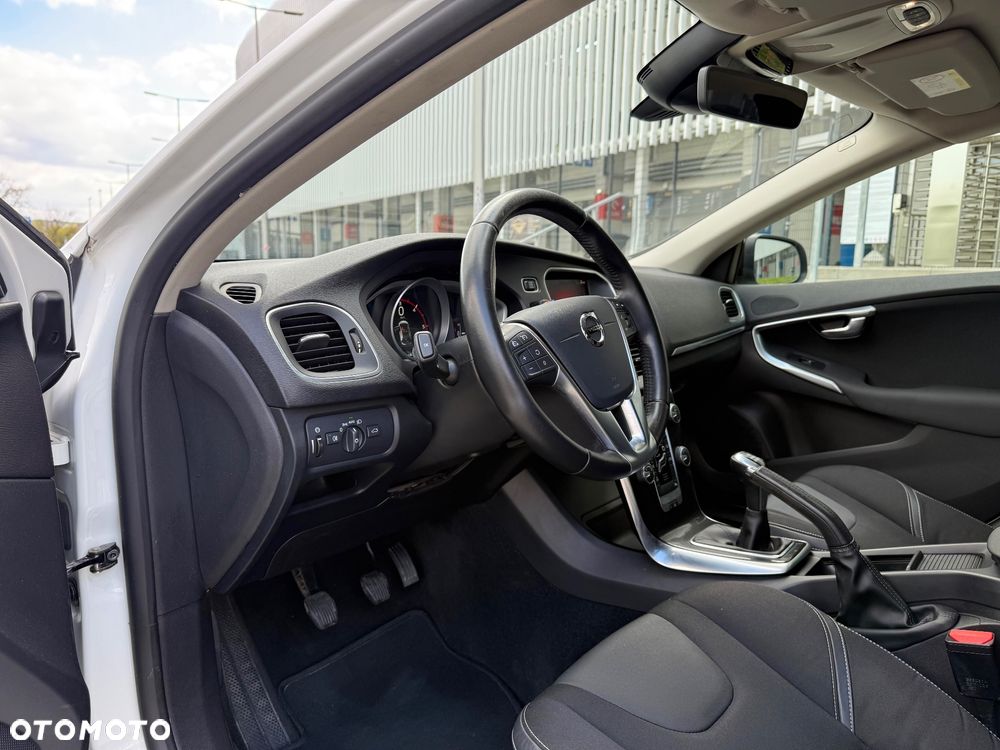 Volvo V40 D2 Drive-E SCR Momentum - 29