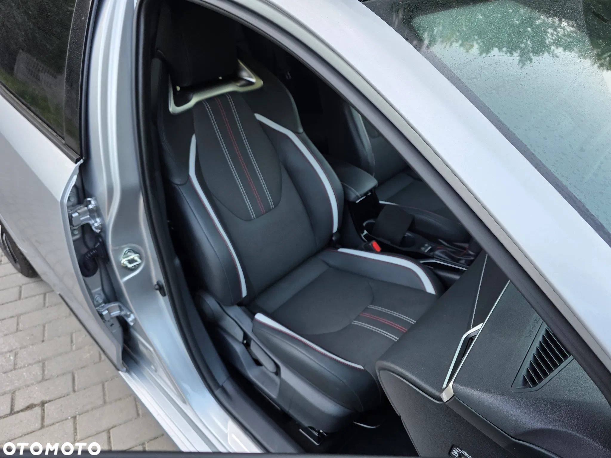 Toyota Corolla 1.8 Hybrid GPF GR Sport - 17