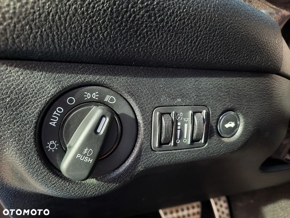 Dodge Challenger 3.6 SXT - 24