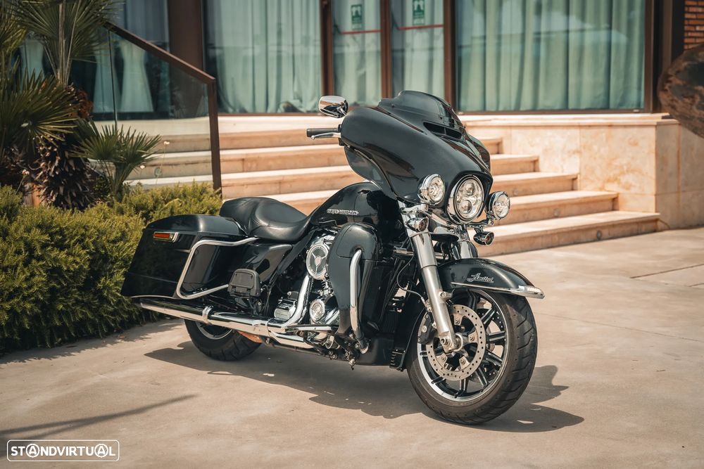 Harley-Davidson FLHT FLHTK - 2