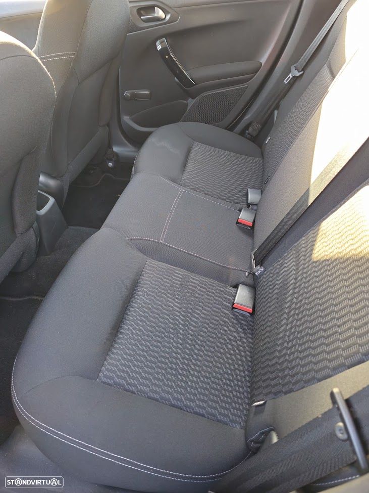 Peugeot 208 PureTech 110 Stop & Start EAT6 Allure - 7