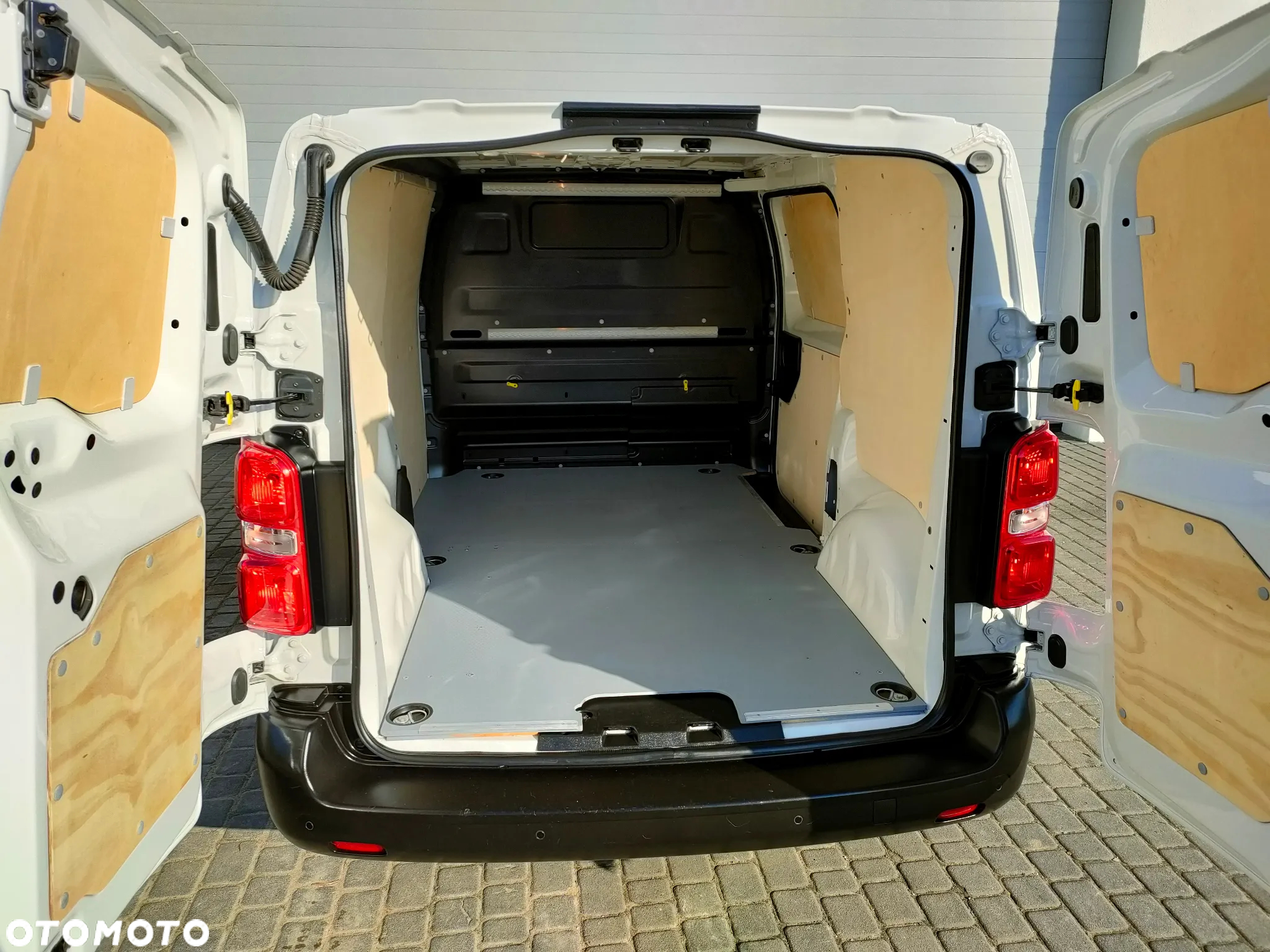 Opel Vivaro - 24