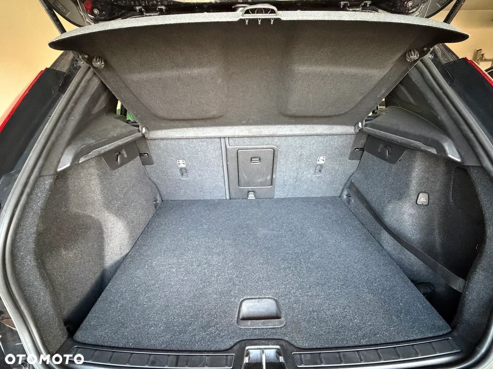 Volvo XC 40 D3 AWD Momentum Pro - 11