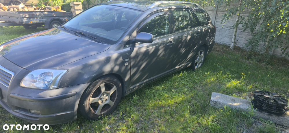 Toyota Avensis - 2