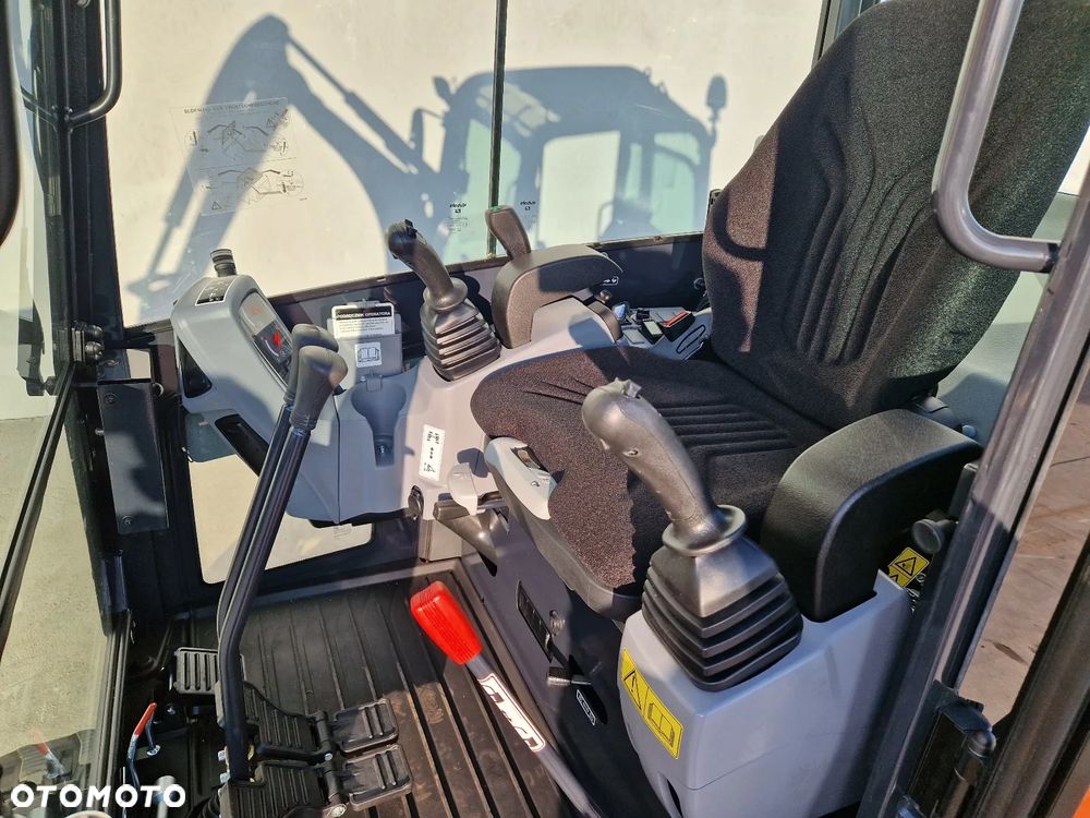 Kubota KX 019-4 jak JCB, CAT, WACKER M463 - 12