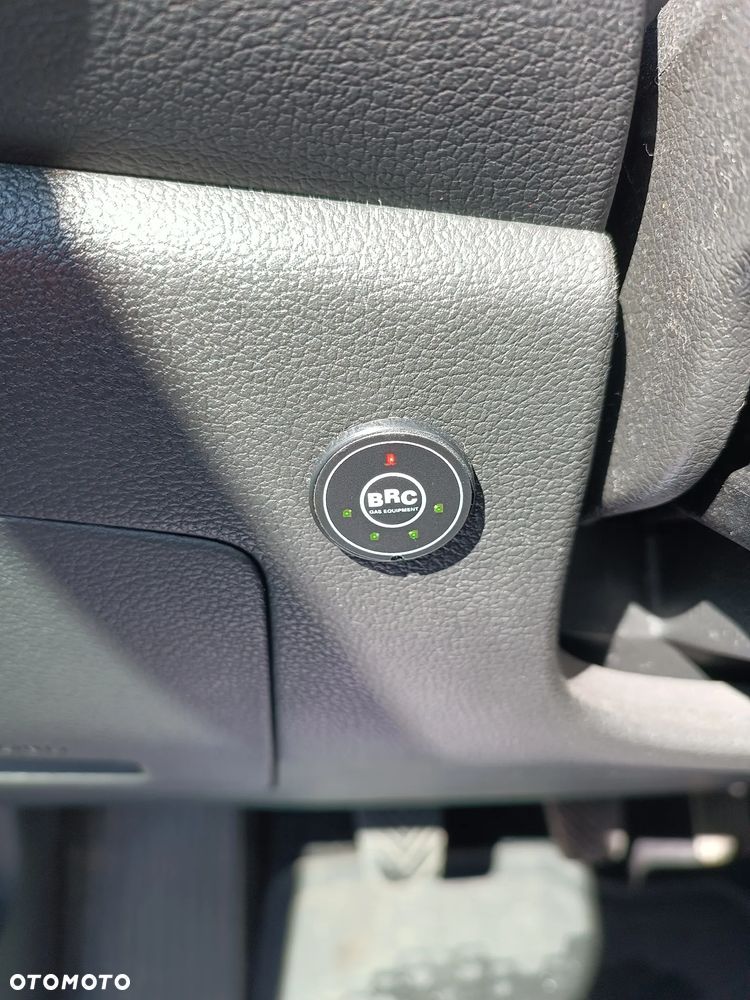 Hyundai i30 1.5 DPI Classic + - 10