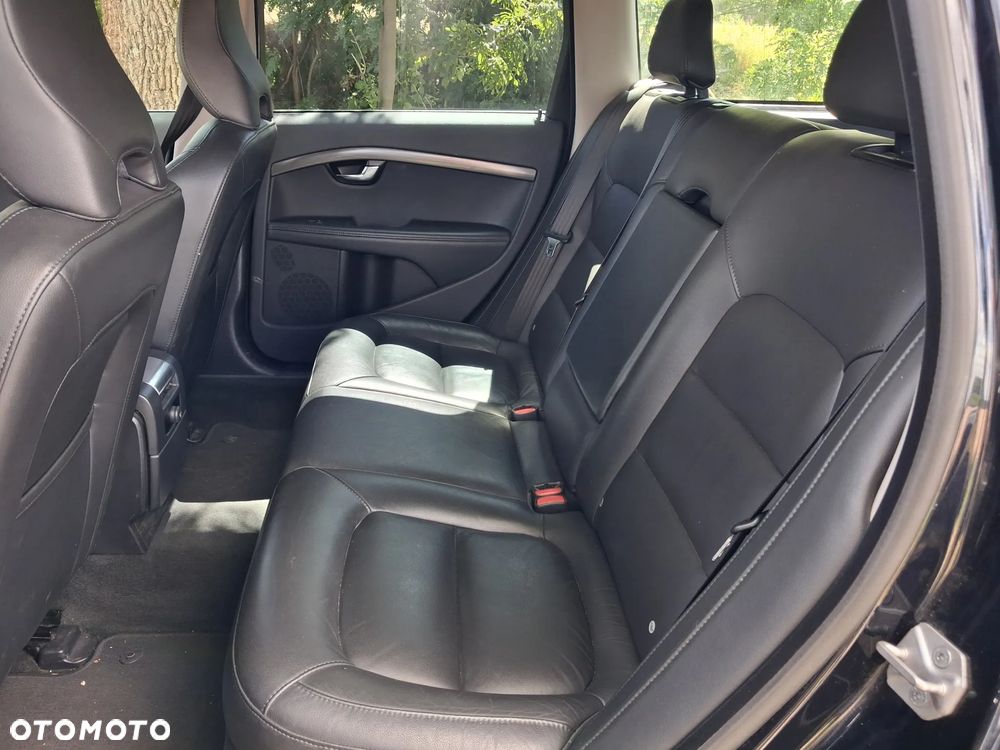 Volvo V70 D2 Momentum - 13