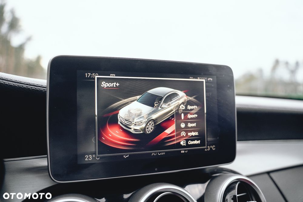 Mercedes-Benz Klasa C 400 4-Matic 7G-TRONIC - 21