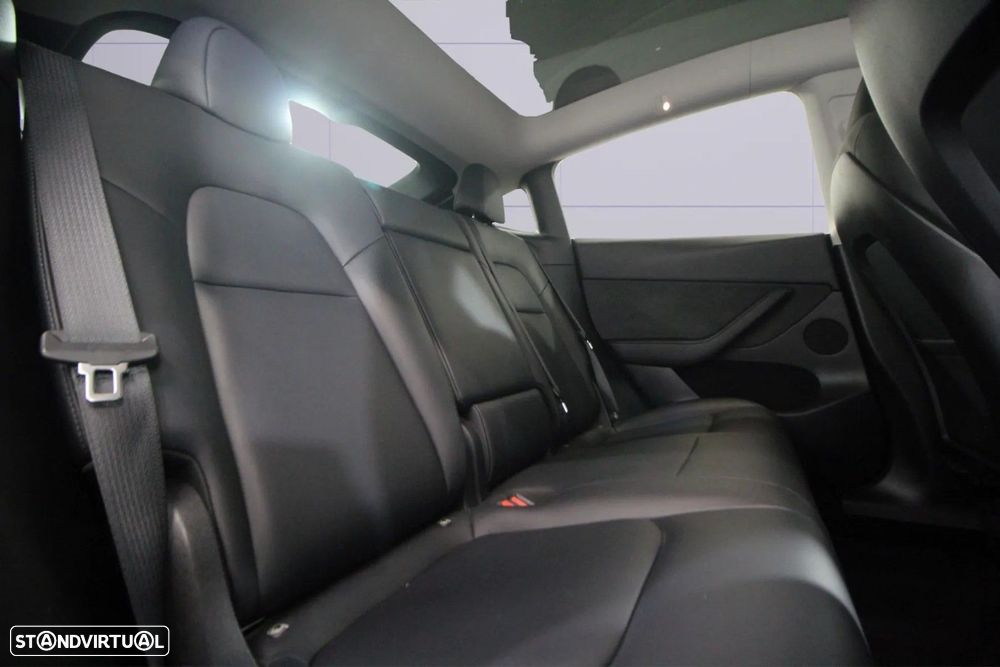 Tesla Model Y Standard - 13