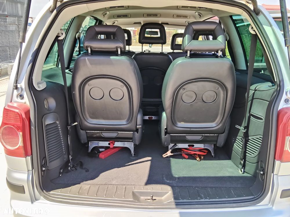 Volkswagen Sharan 2.0 TDI DPF Highline - 12