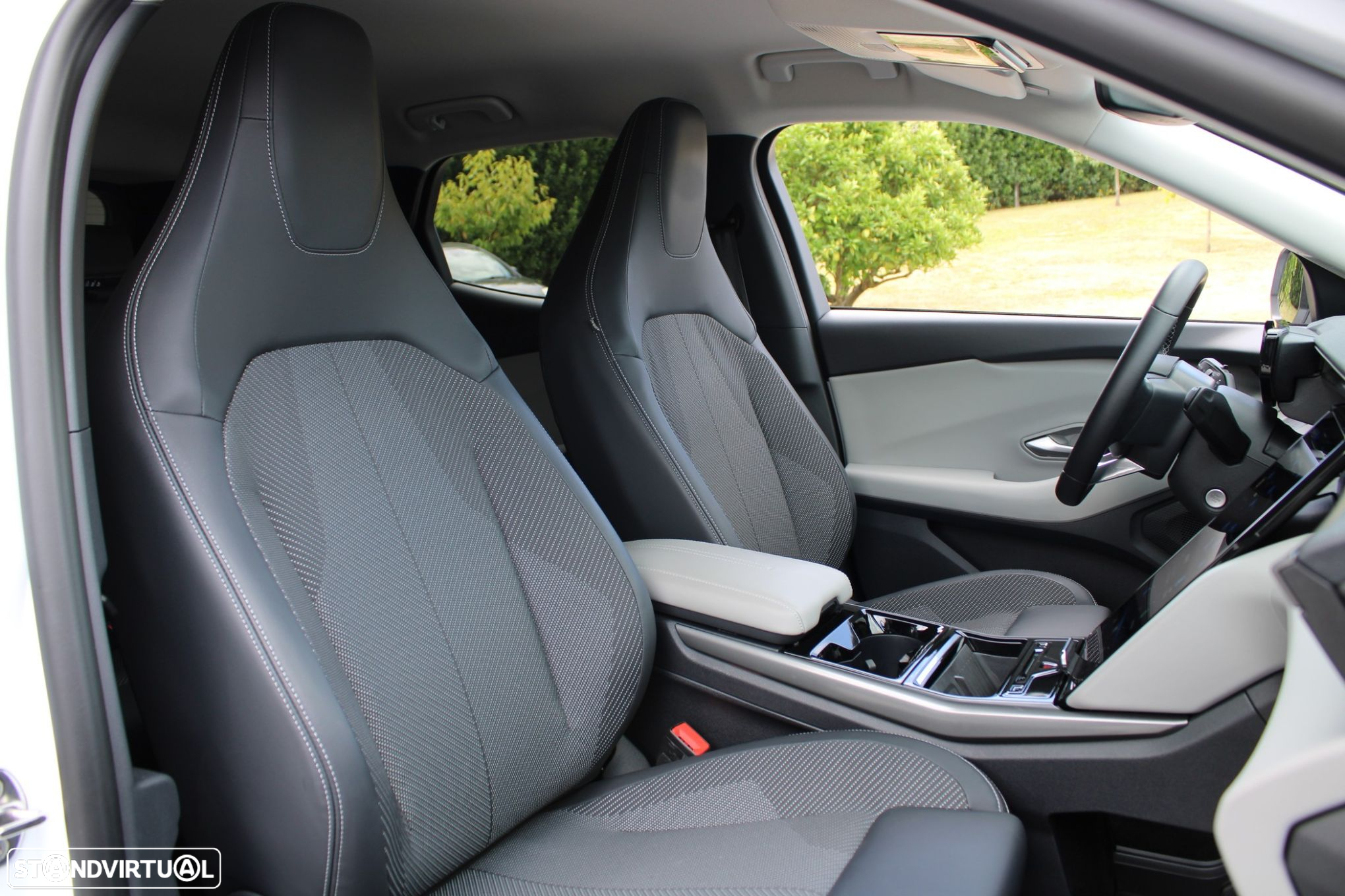 Ford Explorer 77 kWh Premium - 31
