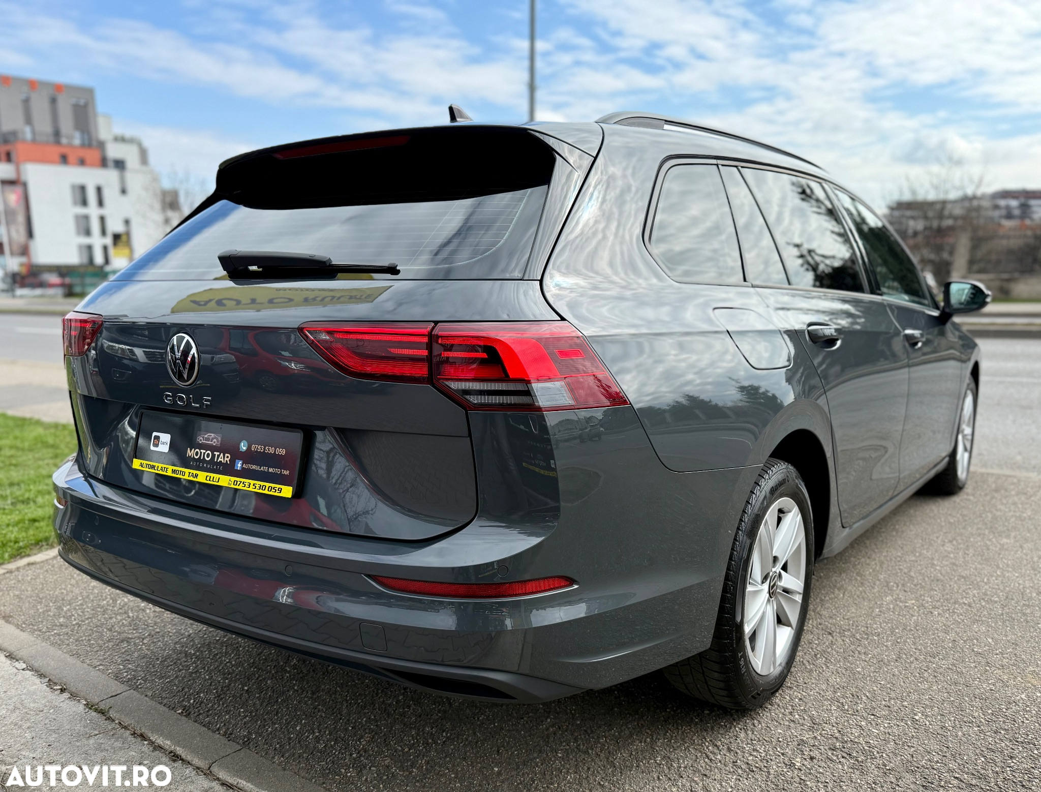 Volkswagen Golf 2.0 TDI DSG Life - 3