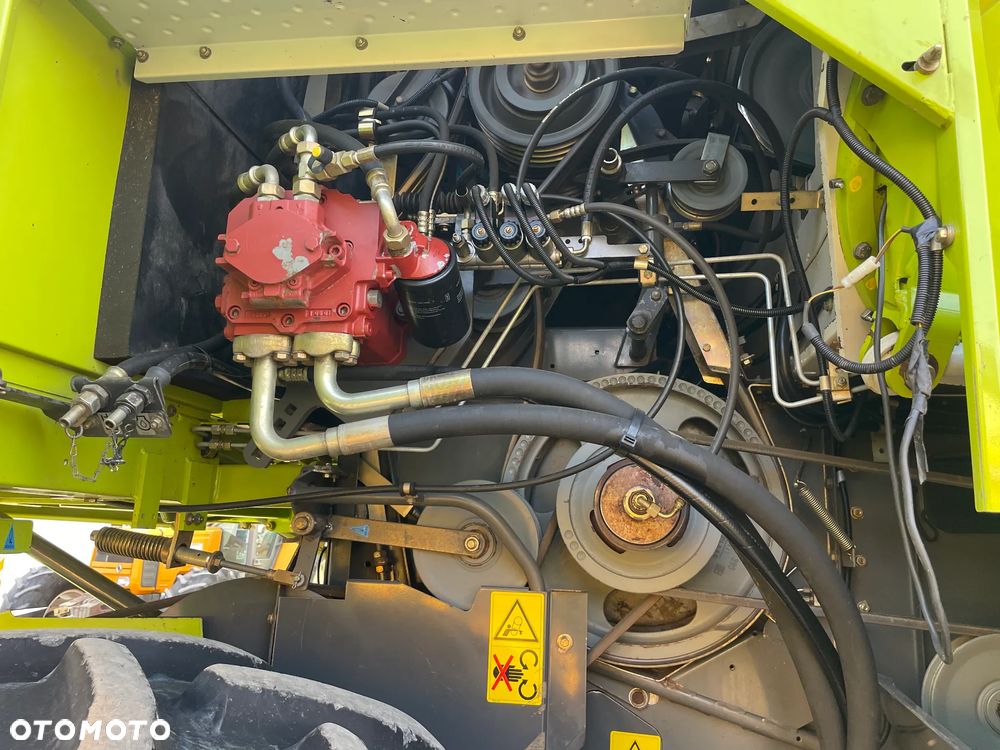 Claas Medion 330 - 10