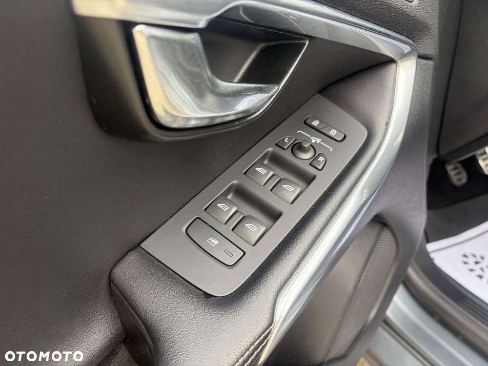 Volvo V40 D2 RDesign - 17