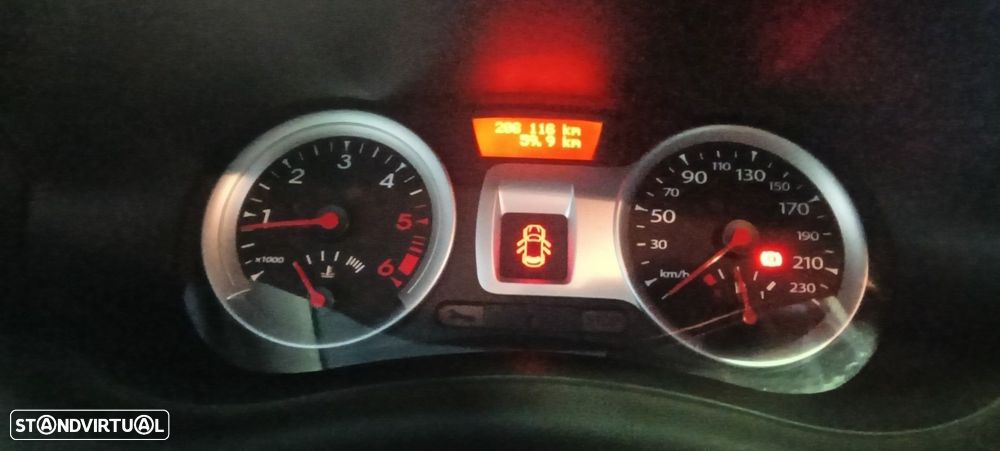 Renault Clio 1.5 dCi Dynamique S - 14