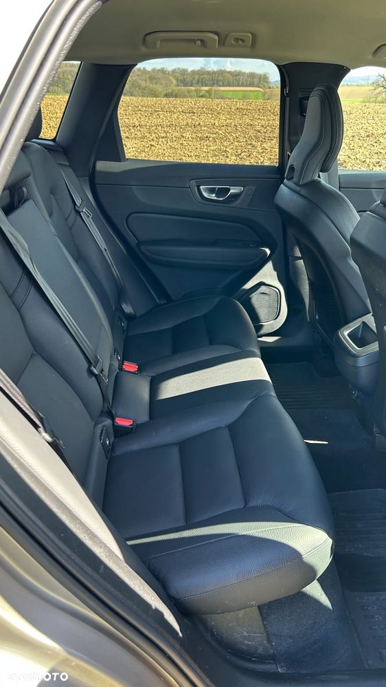Volvo XC 60 B4 D Plus Bright - 13
