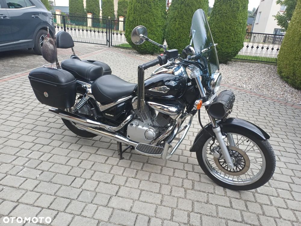 Suzuki Intruder - 10