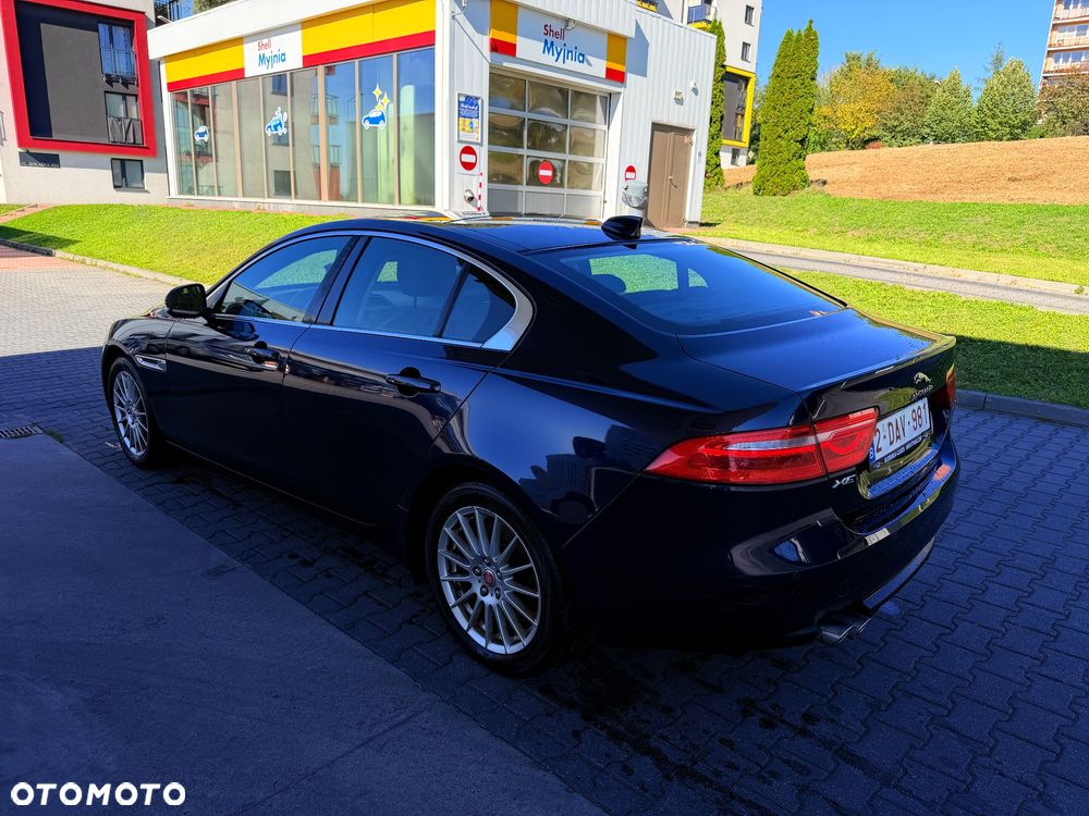 Jaguar Xe 2017 photo 4