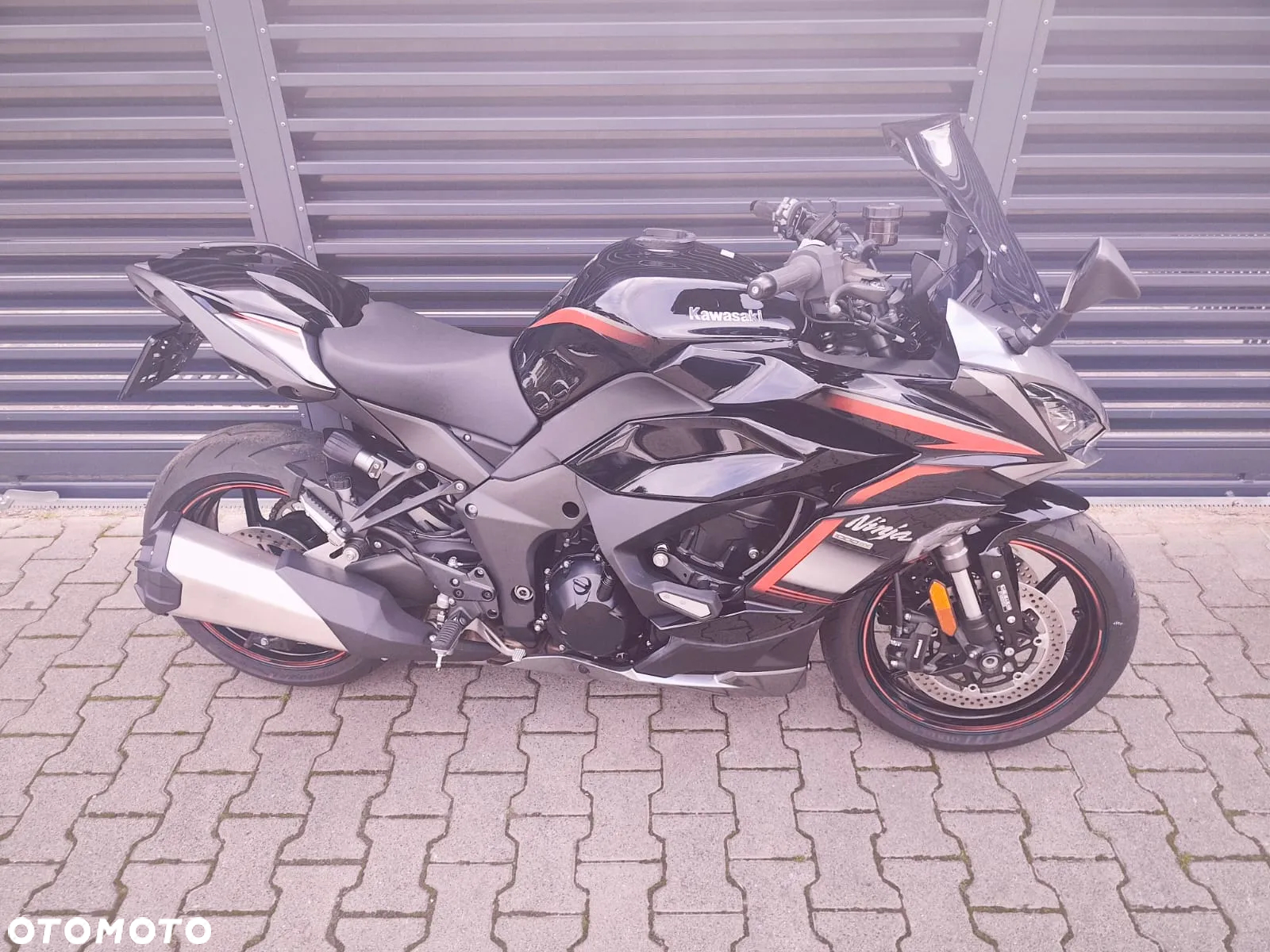 Kawasaki Ninja 1000 SX - 13