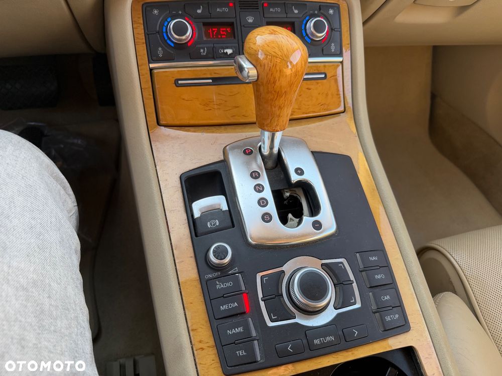 Audi A8 4.2 FSI L Quattro - 19