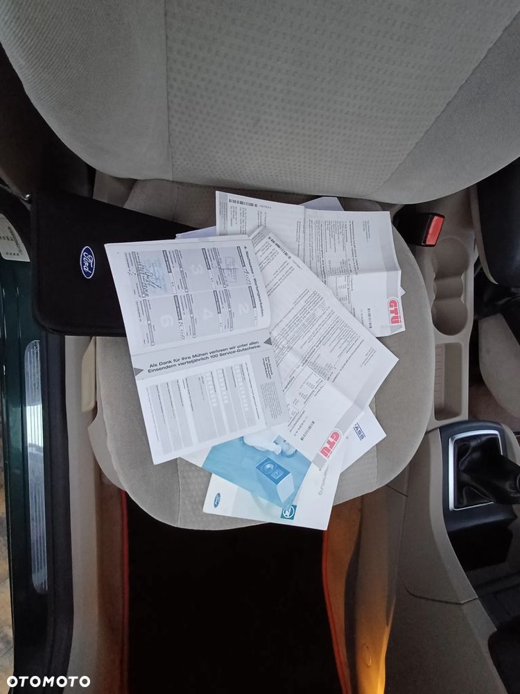Ford Focus 1.6 Ti-VCT Ghia - 35
