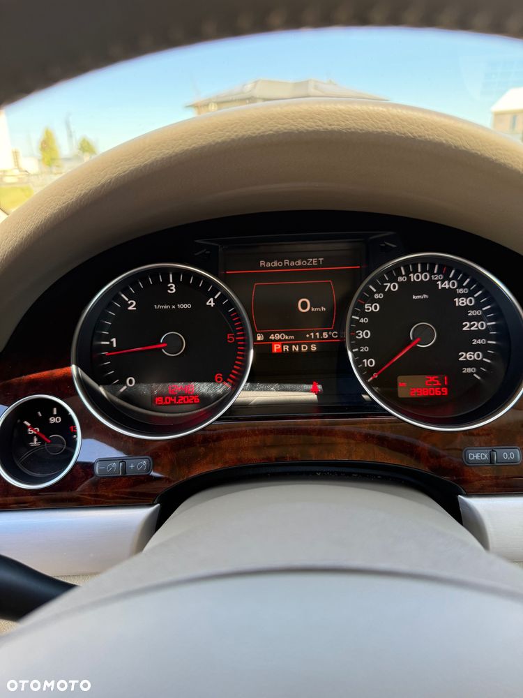 Audi A8 - 7