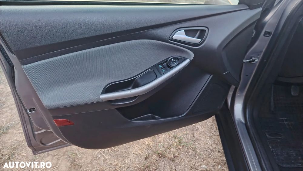 FORD Focus 2013 — imagine 8