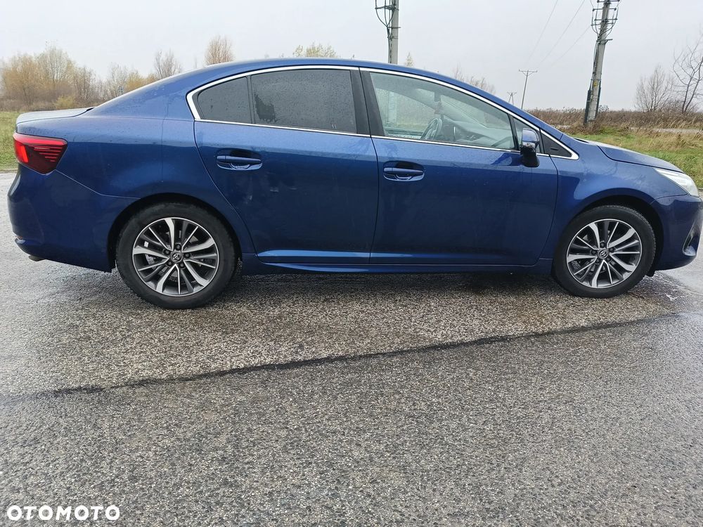 Toyota Avensis 2015 photo 3