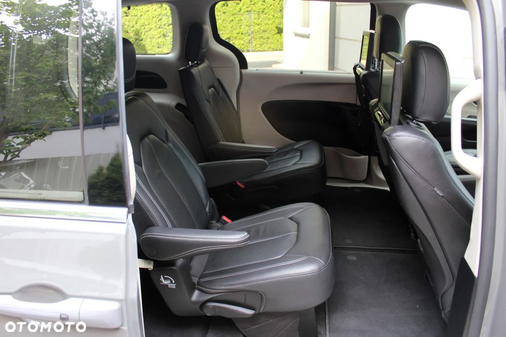 Chrysler Pacifica - 14