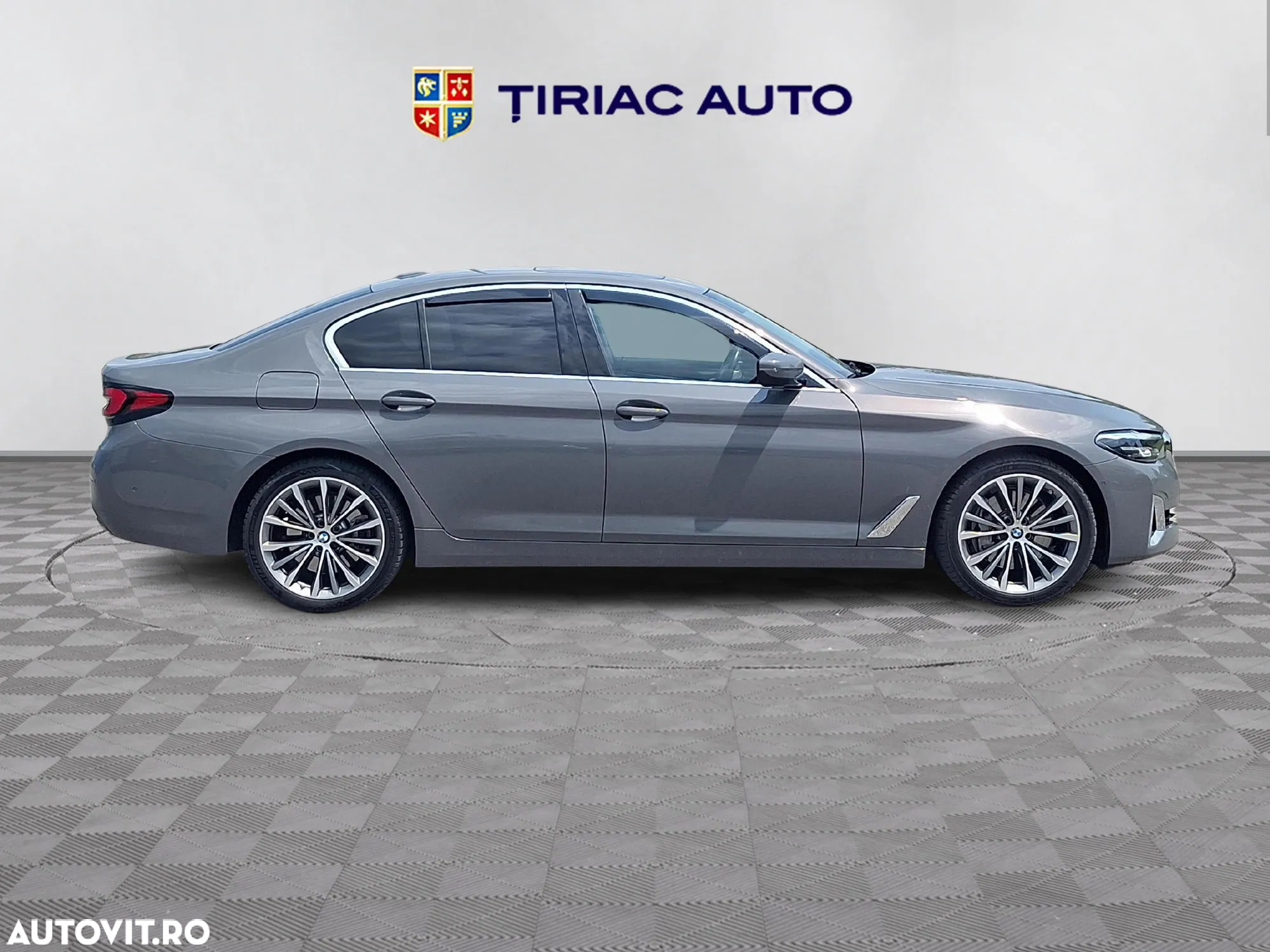 BMW Seria 5 530d xDrive AT MHEV - 6