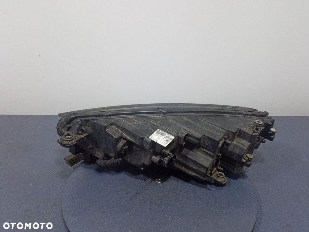 SKODA OCTAVIA IV REFLEKTOR PRAWY LAMPA PRZEDNIA LED EU - 2