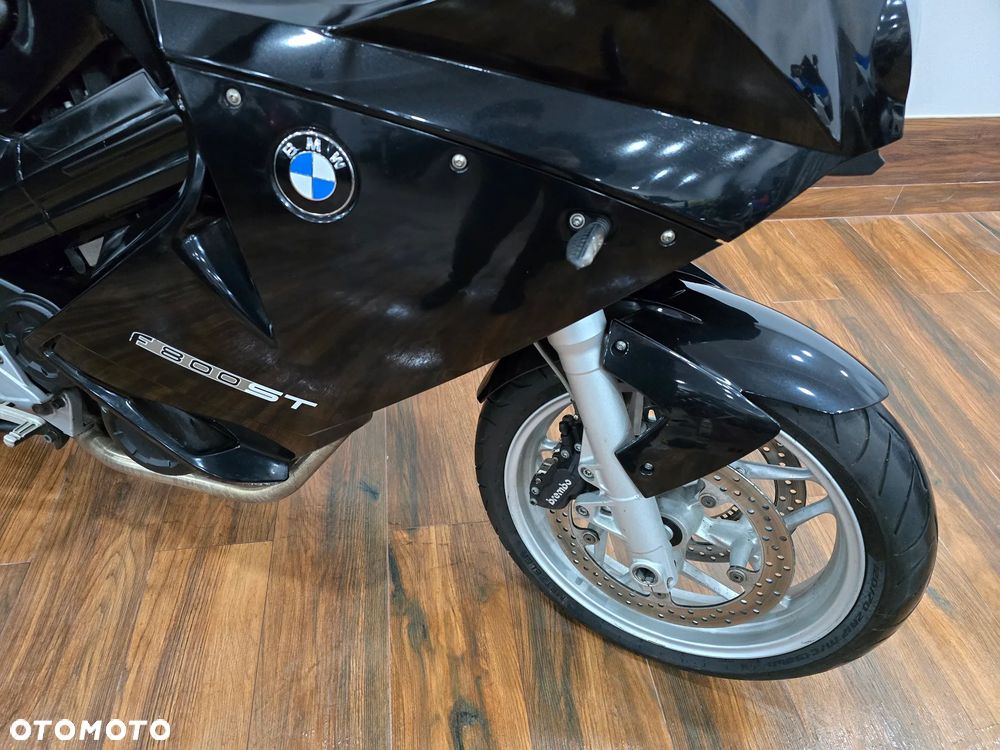 BMW F - 12