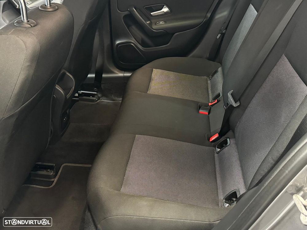 Mercedes-Benz A 180 Limousine d 7G-DCT Edition 19 - 21