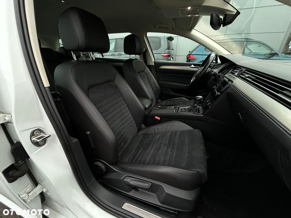Volkswagen Passat - 16