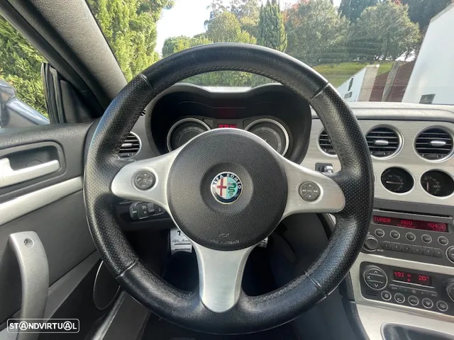 Alfa Romeo Spider - 17