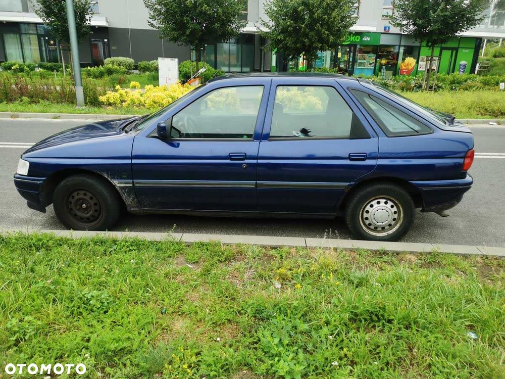 Ford Escort - 2