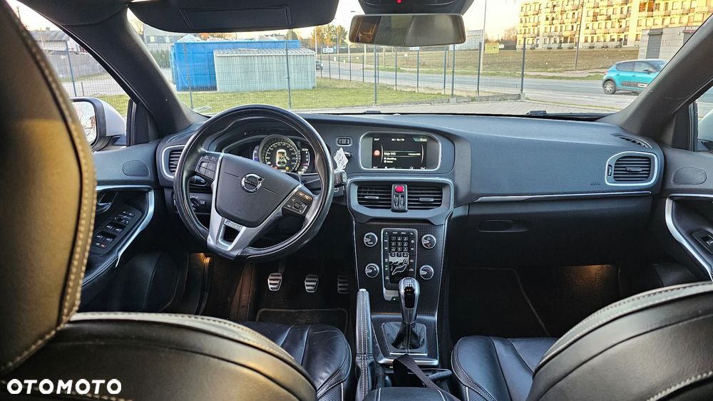 Volvo V40 D2 Drive-E R-Design Momentum - 7