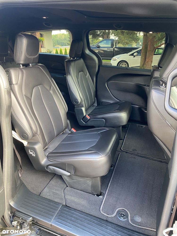 Chrysler Pacifica - 13