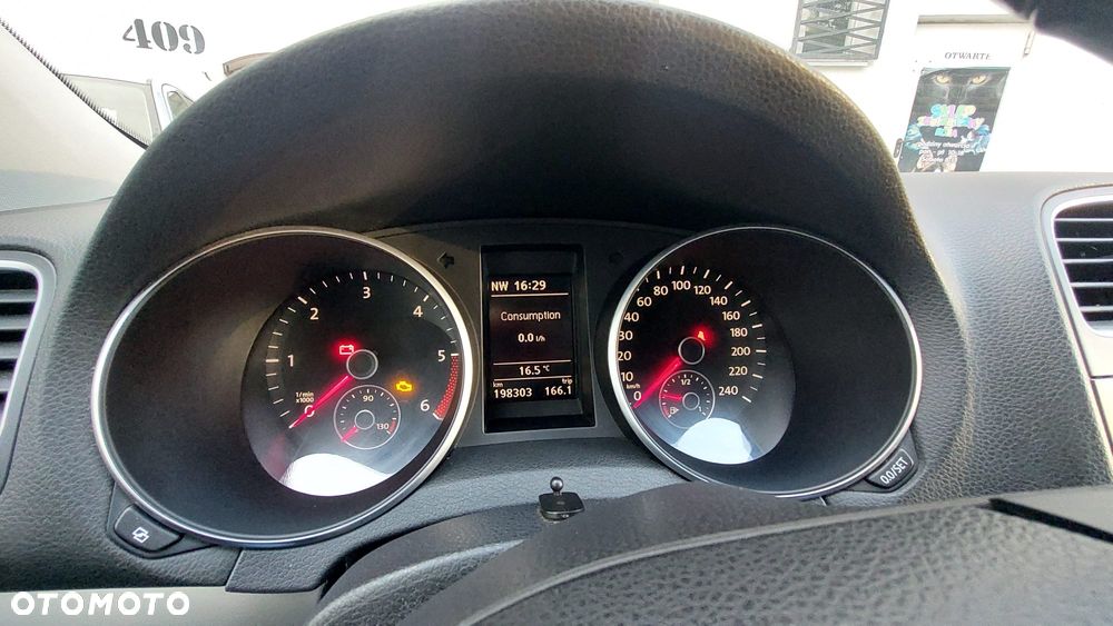 Volkswagen Golf - 8