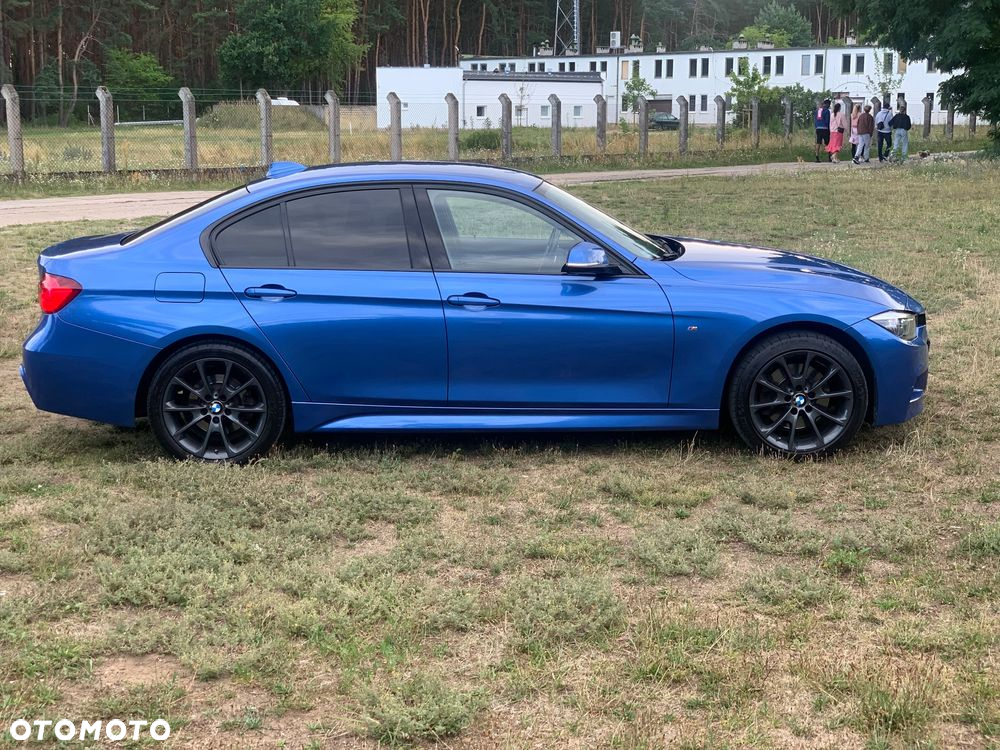 BMW Seria 3 330i xDrive M Sport Shadow - 4