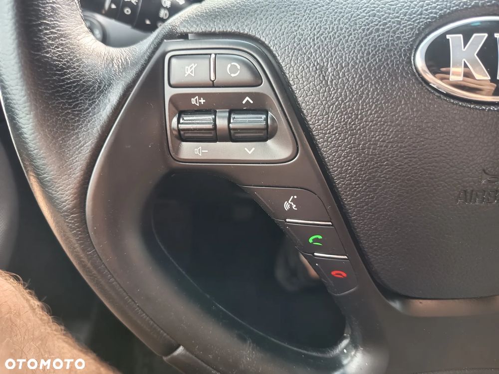Kia Ceed 1.4 CVVT Fifa World Cup Edition - 16