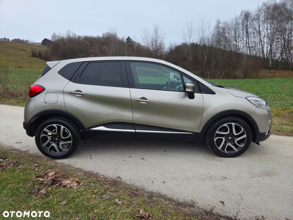 Renault Captur 1.2 TCe Helly Hansen EDC - 3