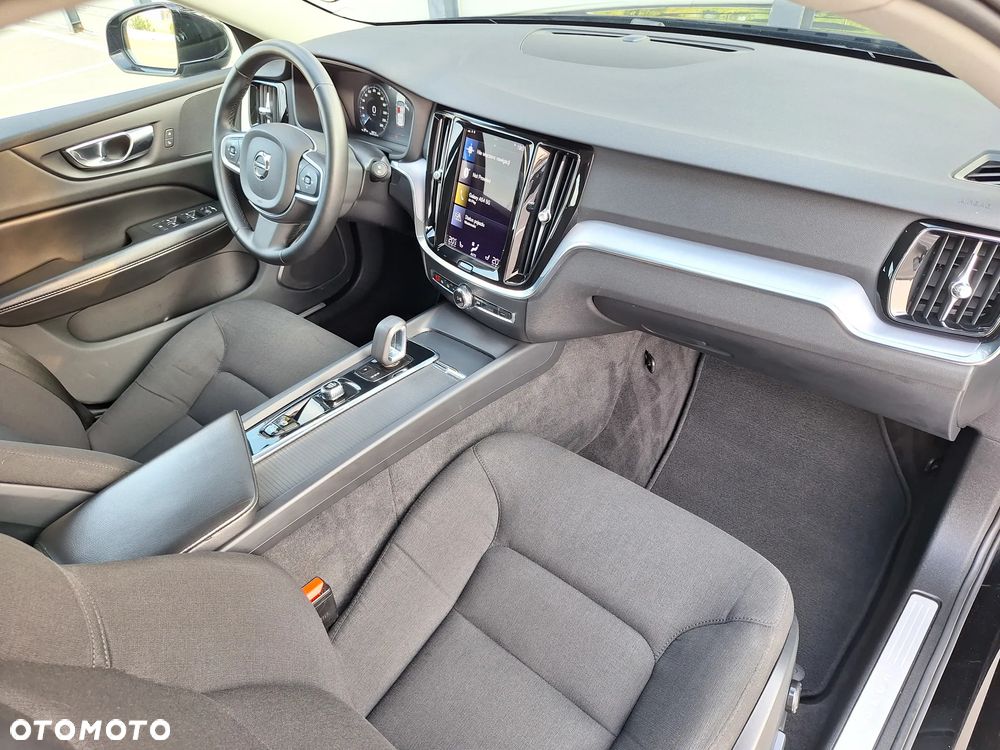 Volvo V60 B4 D Momentum Pro - 25