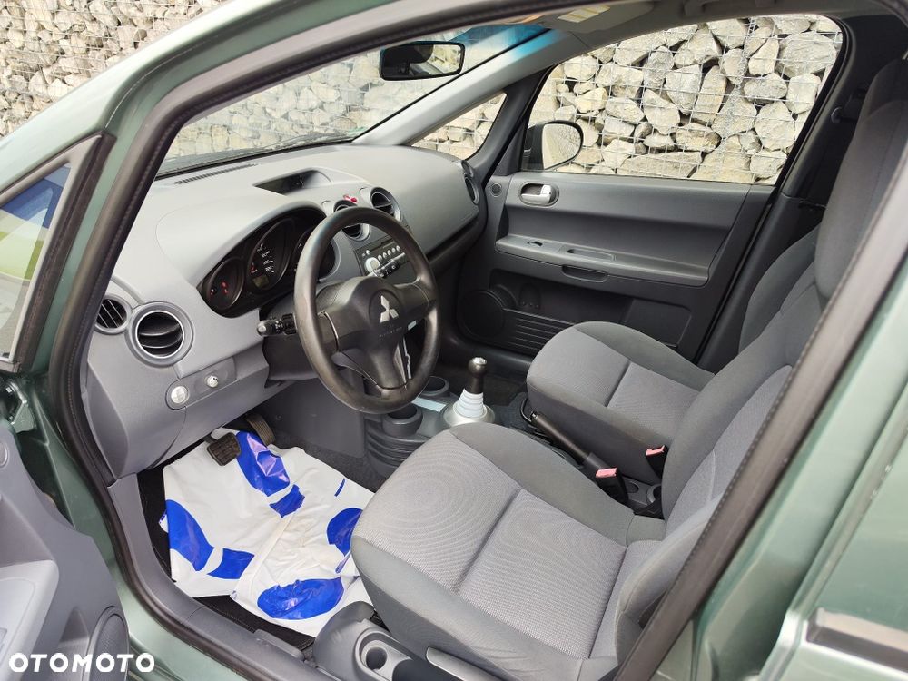 Mitsubishi Colt - 7