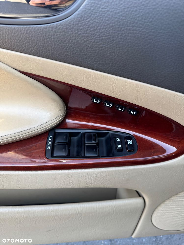 Lexus GS 300 Prestige + - 11
