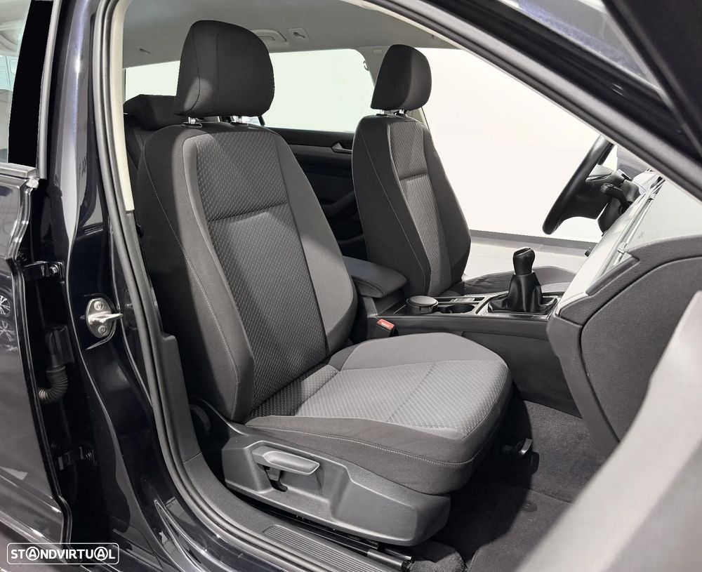 VW Passat Variant 1.6 TDI Confortline - 34