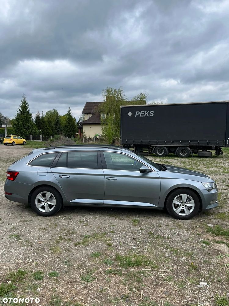 Volkswagen Passat 1.6 TDI (BlueMotion Technology) Comfortline - 31