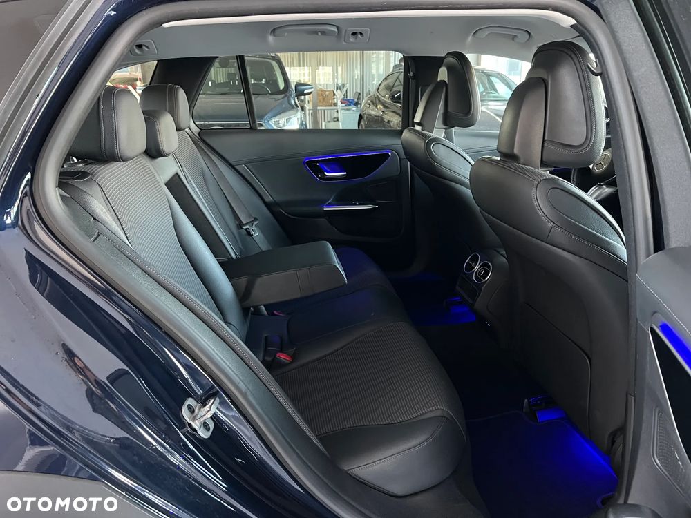 Mercedes-Benz Klasa C 220 d 4MATIC 9G-TRONIC - 38