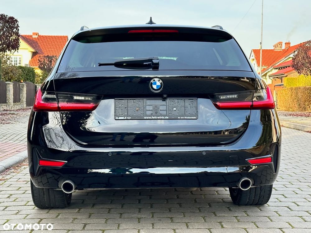 BMW Seria 3 318d Sport Line Shadow - 16